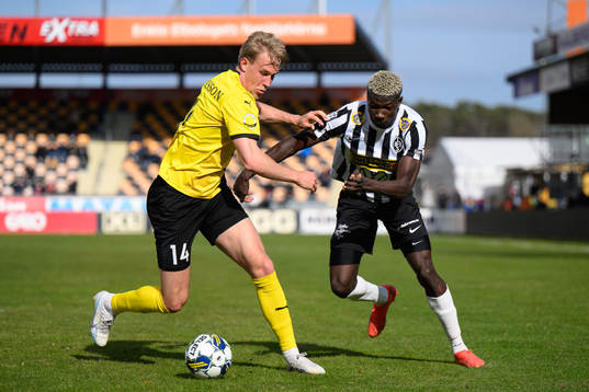 Bläddra bland fler bilder av Fotboll, Träningsmatch, Landskrona - Mjällby