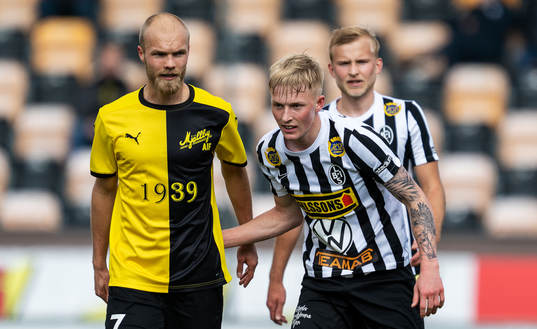 Mjällbys Viktor Gustafson och Landskronas Melker Widell