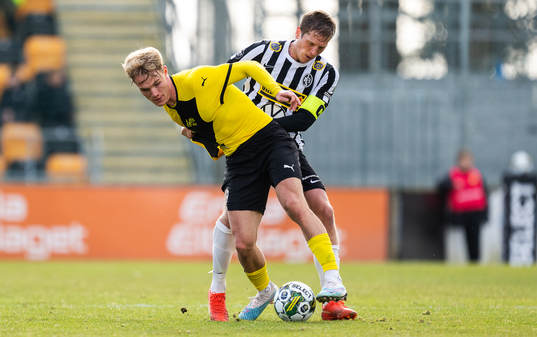 Mjällbys Max Fenger och Landskronas Philip Andersson