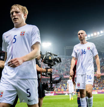 Birger Meling and Fredrik Aursnes of Norway at half time