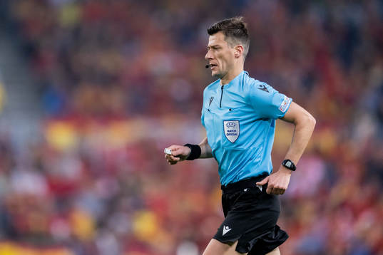 Referee Benoit Bastien