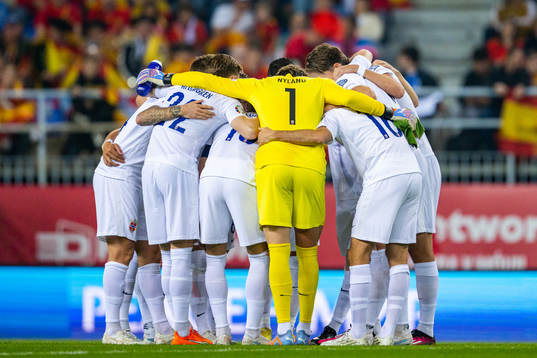 Goalkeeper Ørjan Håskjold Nyland and players of Norway