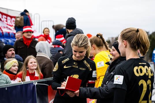 Andrine Stolsmo Hegerberg and Cecilie Redisch Kvamme of
