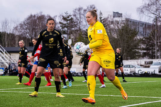 Amanda Paige Frisbie and Aurora Mikalsen of Brann