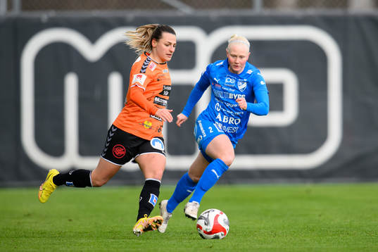 Kristianstads Emma Petrovic och Kalmars Jessica Ayers