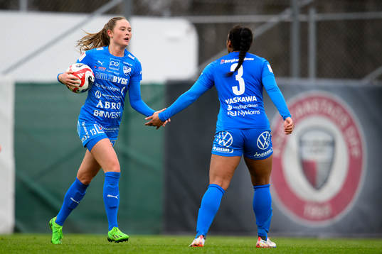 Kalmars Svea Rehnberg jublar