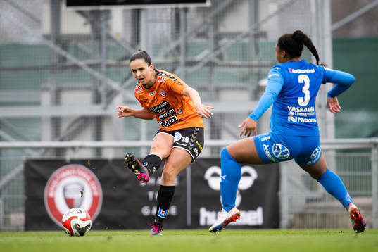 Kristianstads Evelyne Viens och Kalmars Jessika Cowart