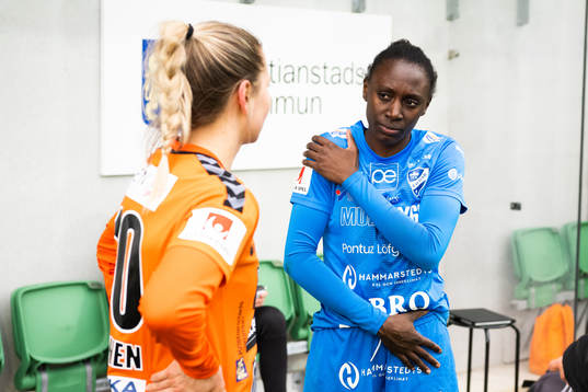 Kristianstads Emmi Alanen och Kalmars Violah Nambi