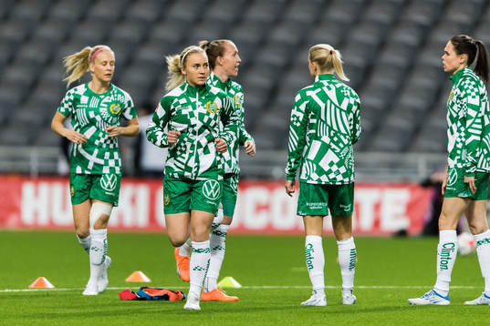 Hammarbys spelare värmer upp