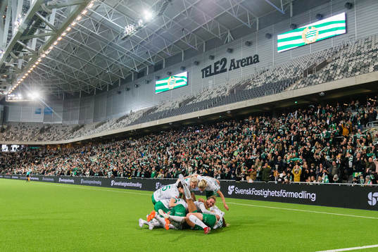 Hammarbys spelare jublar