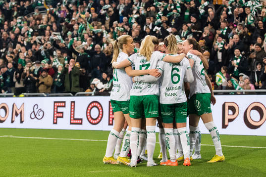 Hammarbys spelare jublar