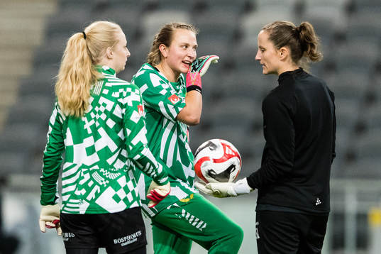 Hammarbys målvakt Josephine Frigge, målvakt Anna Tamminen