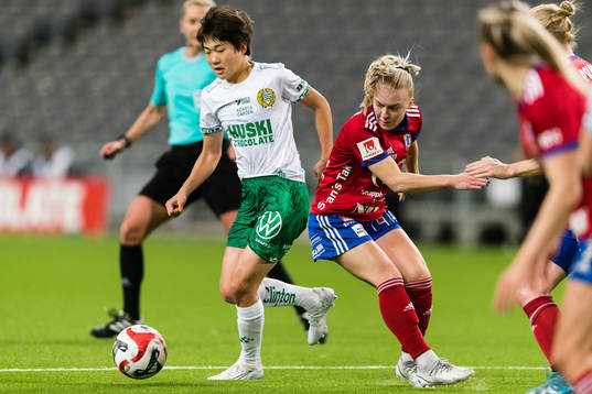 Hammarbys Maika Hamano och Vittsjös Jutta Rantala