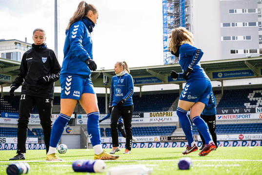 Martine Trollsås Fenger of Kolbotn warms up
