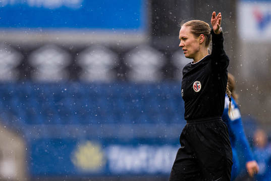 Nathalie Støfringshaug, referee