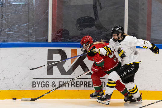 Modos Sanna Halsius och AIKs Aoife Leacy