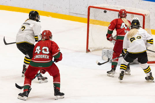 Modos Mira Hallin gör 5-0 målet