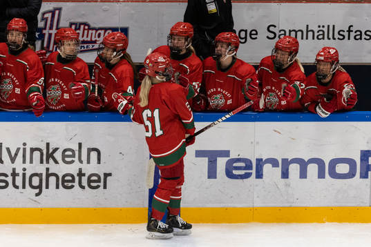 Modos Wilma Sundin jublar 8-1 målet