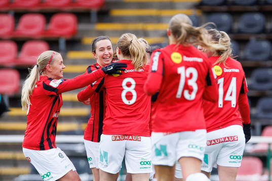Brommapojkarnas Elsa Karlsson och Fanny Hjelm Rönnlund