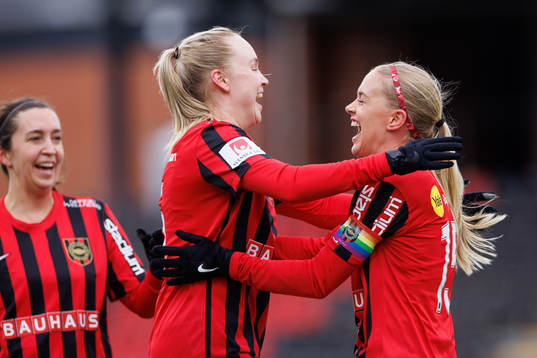 +Brommapojkarnas Elsa Karlsson jublar