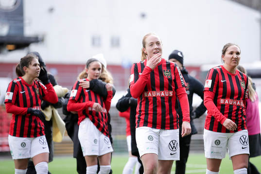 Brommapojkarnas spelare deppar fotbollsmatchen i