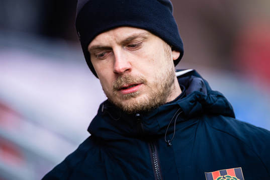 Brommapojkarnas tränare Daniel Gunnars deppar