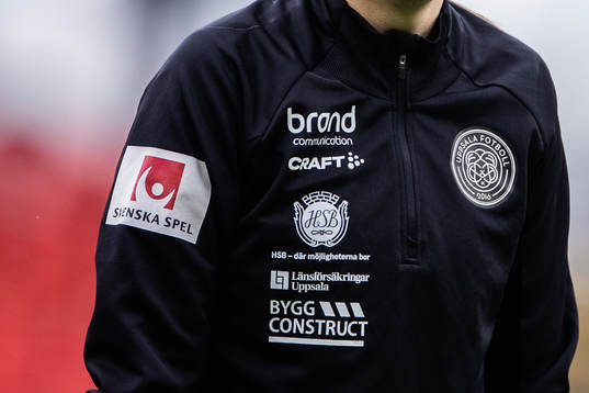 Svenska Spels logotyp på IK Uppsalas Taryn Ries jacka