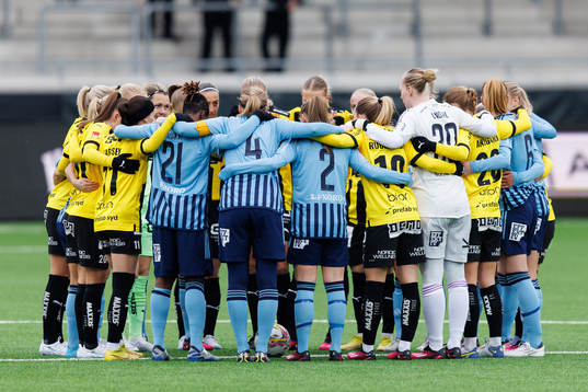 Häckens och Djurgårdens spelare i gemensam samling innan