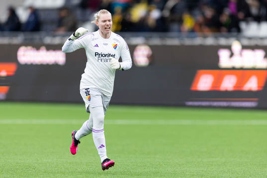 Djurgårdens målvakt Hedvig Lindahl jublar