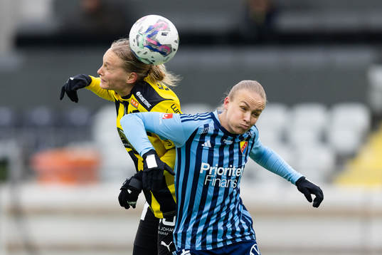 Häckens Stine Larsson och Djurgårdens Matilda Plan