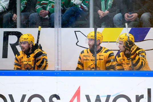Tre skellefteåspelare i utvisningsbåset