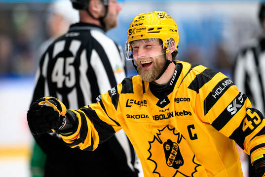 Skellefteås Oscar Möller jublar