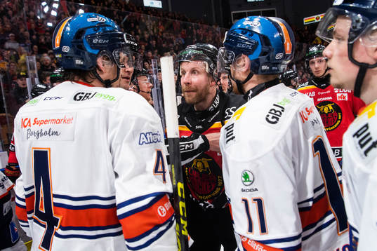 Växjös Keegan Lowe och Luleås Leo Komarov