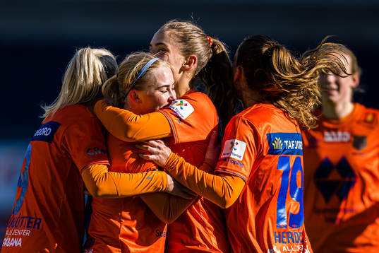 Caylon Mason Mcmillan of AaFK Fortuna celebrates