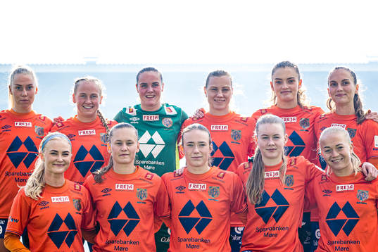 The starting eleven of AaFK Fortuna, from the top left;