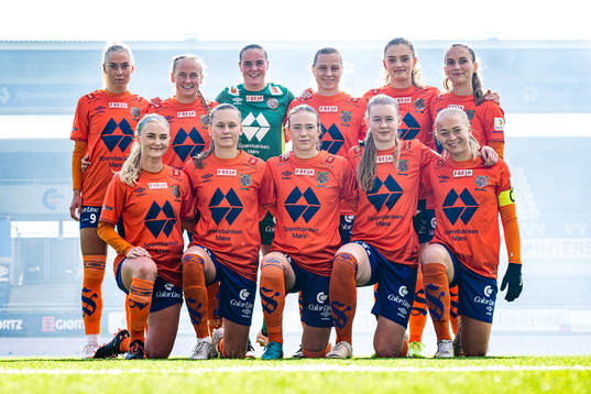 The starting eleven of AaFK Fortuna, from the top left;