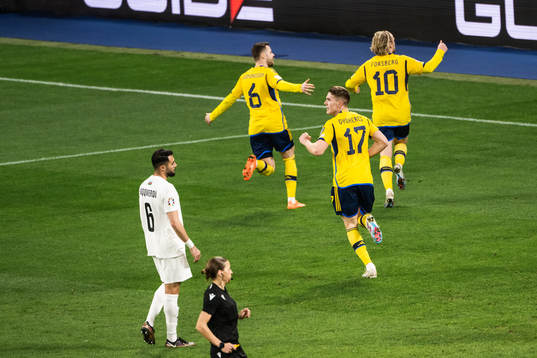 i230327 Gabriel Gudmundsson, Emil Forsberg and Viktor