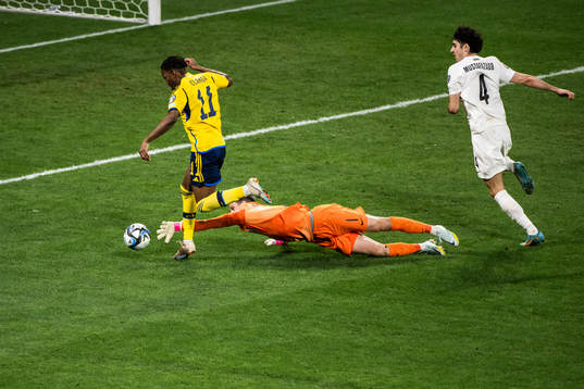 Anthony Elanga of Sweden scores 5-0