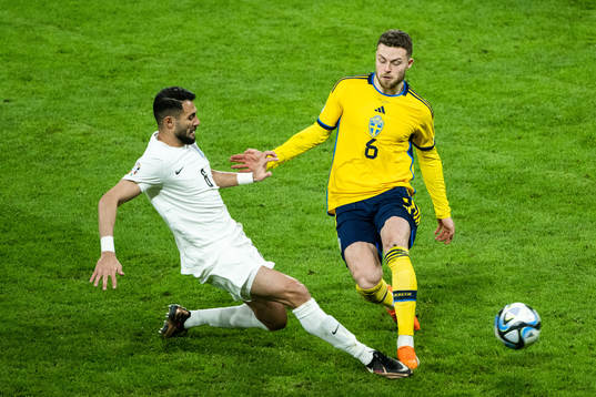 Emin Mahmudov of Azerbaijan and Gabriel Gudmundsson of