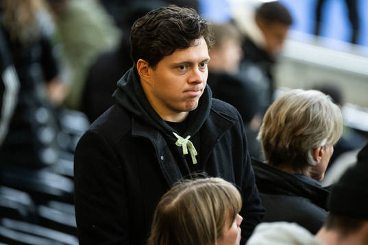 Alexander Lindelöf in the stands