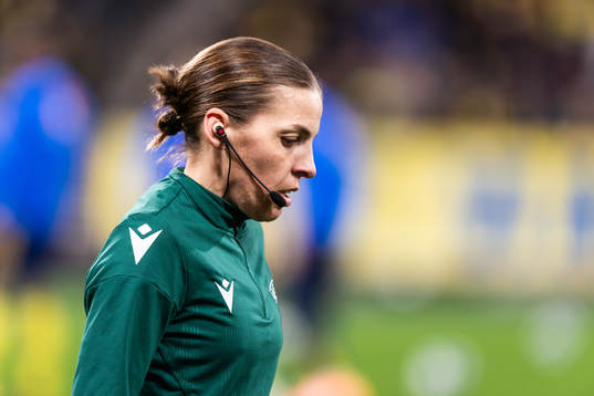 Referee Stéphanie Frappart