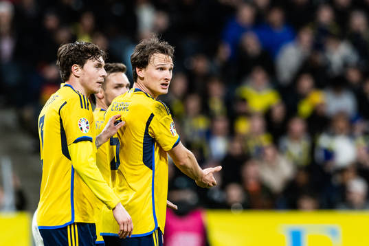 Victor Nilsson Lindelöf and Hjalmar Ekdal of Sweden looks
