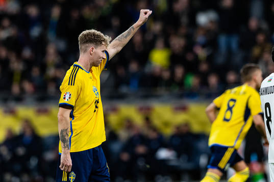 Dejan Kulusevski of Sweden celebrates