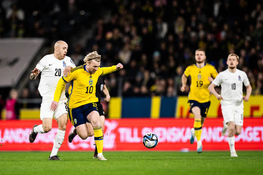 Richard Almeida of Azerbaijan and Emil Forsberg of Sweden