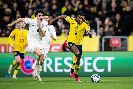 Bahlul Mustafazada of Azerbaijan and Alexander Isak of