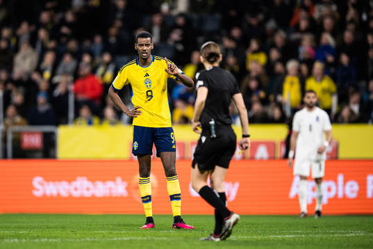Alexander Isak of Sweden reacts to Referee Stéphanie