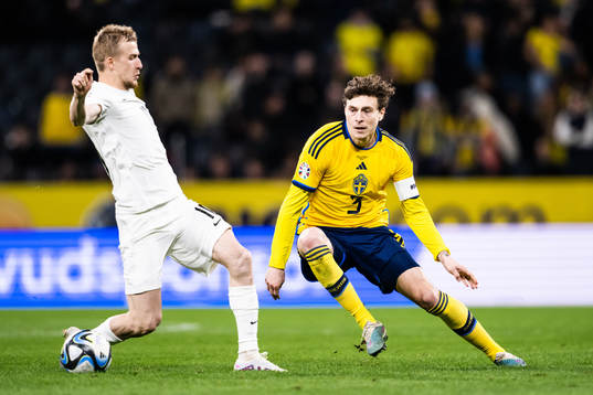 Aleksey Isayev of Azerbaijan and Victor Nilsson Lindelöf