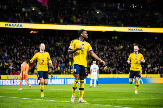 Anthony Elanga of Sweden celebrates