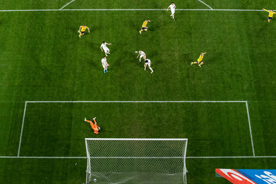 Emil Forsberg of Sweden scores 1-0