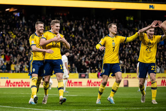Viktor Gyökeres of Sweden celebrate with teammates